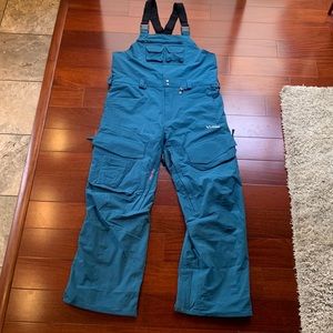 XL Volcom T.D.S. 4-way stretch high top bib pant.